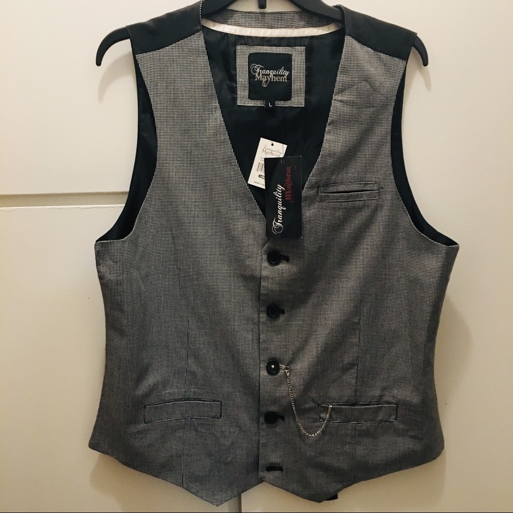 NWT Tranquillity Mayhem Black/White Vest